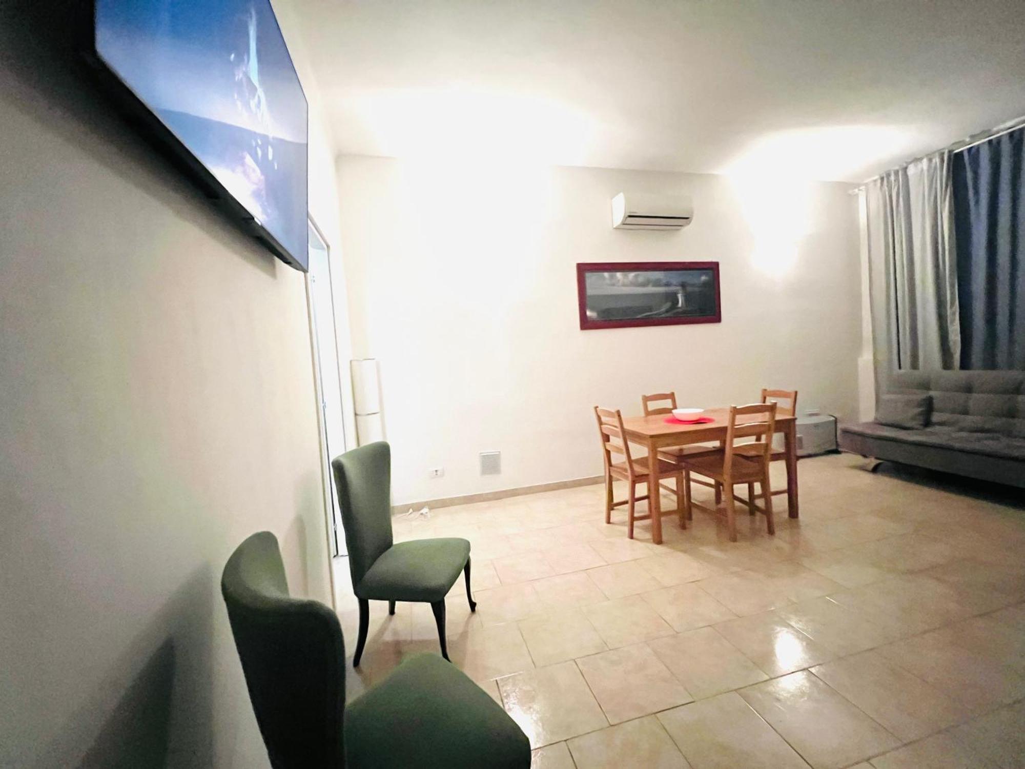 Apartamento For 6 Peaple Close To The Red Metro